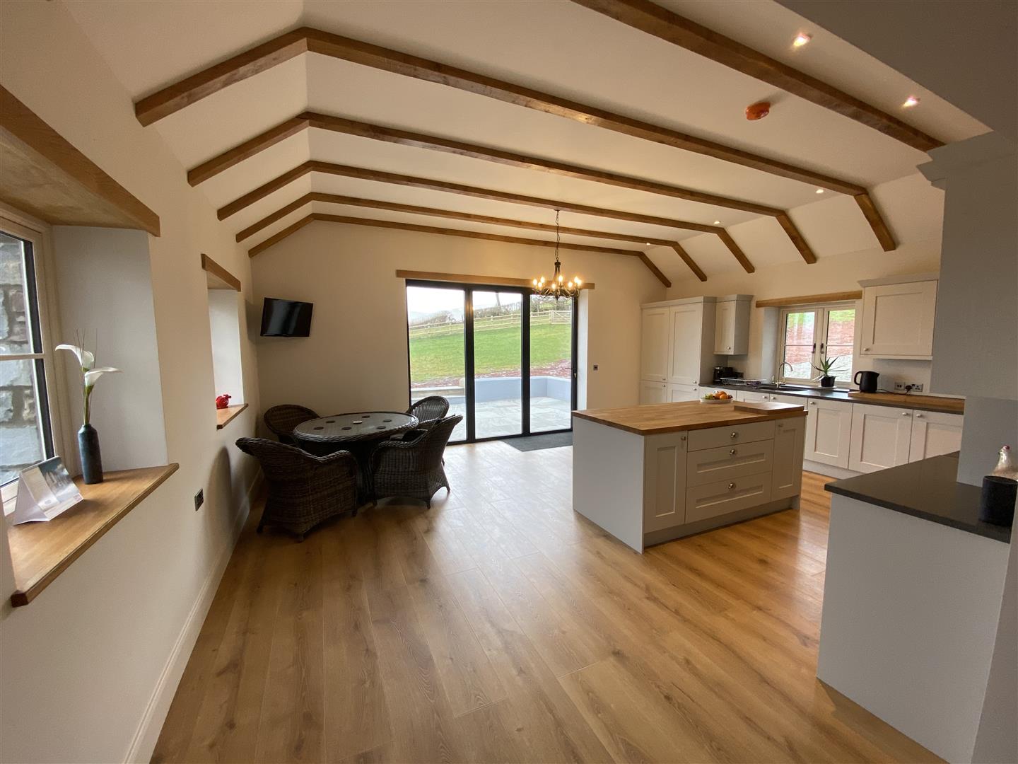 ANOTHER ROOM ASPECT